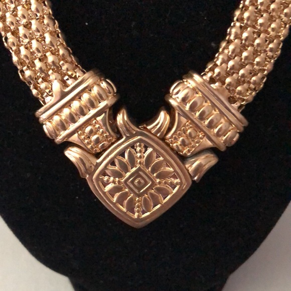 Fancy Gold Necklace - Picture 9 of 10